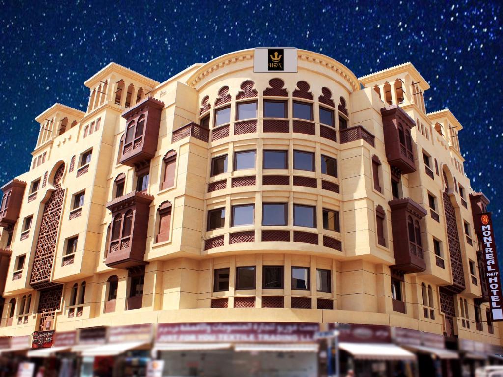 أحد فنادق سوق نايف دبي المميزَّة